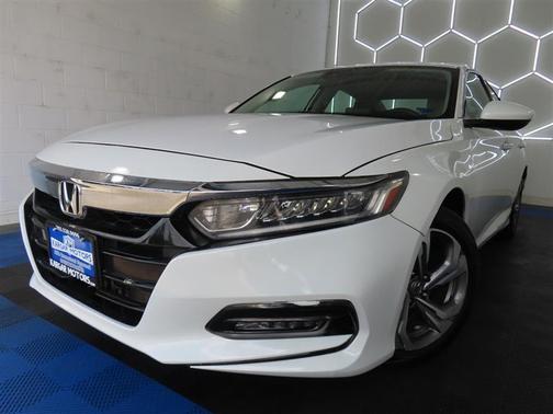 White 2018 Honda Accord EX
