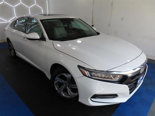 White 2018 Honda Accord EX