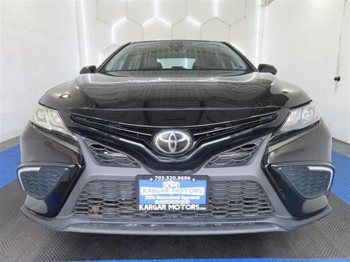 Black 2022 Toyota Camry SE