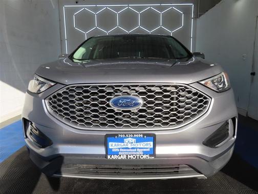 Silver 2023 Ford Edge SEL
