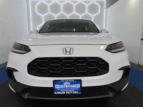 White 2024 Honda HR-V LX