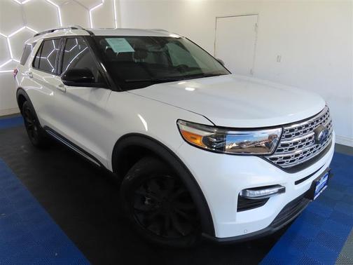 White 2022 Ford Explorer Limited
