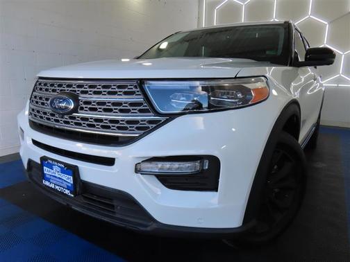 White 2022 Ford Explorer Limited
