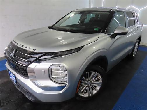 2023 Mitsubishi Outlander ES