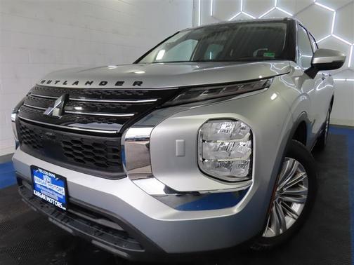 2023 Mitsubishi Outlander ES