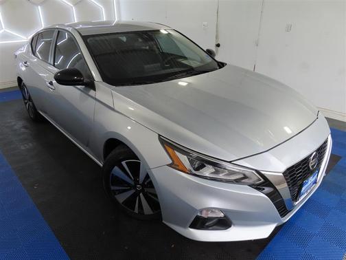Silver 2022 Nissan Altima 2.5 SV