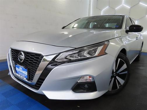 Silver 2022 Nissan Altima 2.5 SV