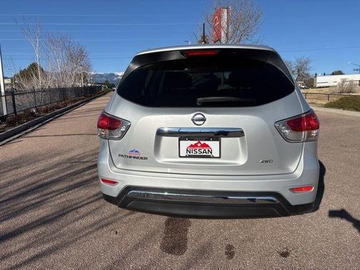 2014 Nissan Pathfinder S
