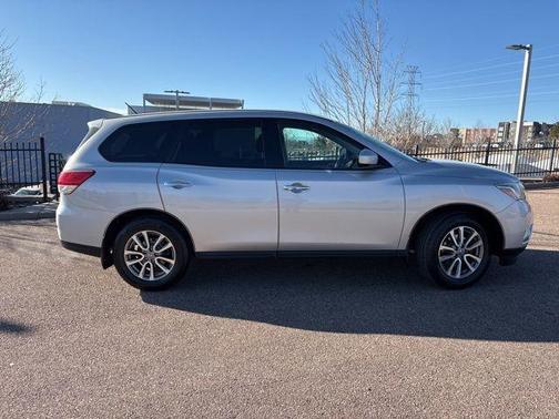 2014 Nissan Pathfinder S