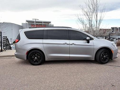 2021 Chrysler Voyager LXI