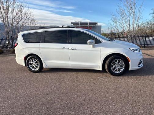 2022 Chrysler Pacifica Touring-L