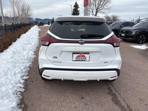 2023 Nissan Kicks SR