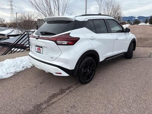 2023 Nissan Kicks SR