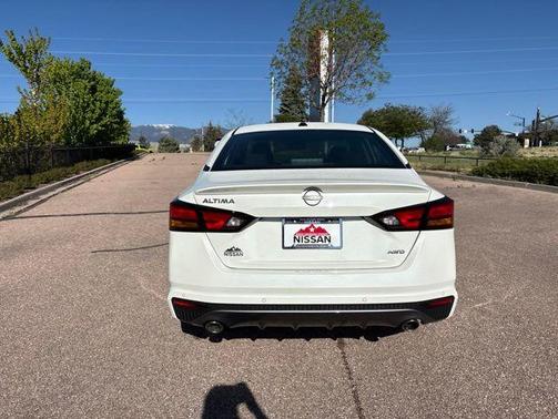 Pearl White 2026 Nissan Altima 2.5 SV