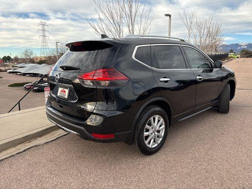 2018 Nissan Rogue SV