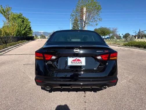 Super Black 2026 Nissan Altima 2.5 SR