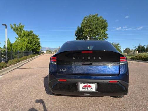 Deep Ocean Blue 2026 Nissan Leaf S+