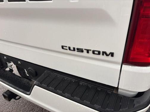 Summit White 2021 Chevrolet Silverado 1500 Custom