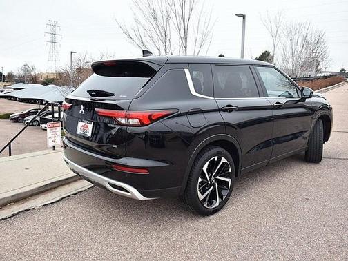 2024 Mitsubishi Outlander SE