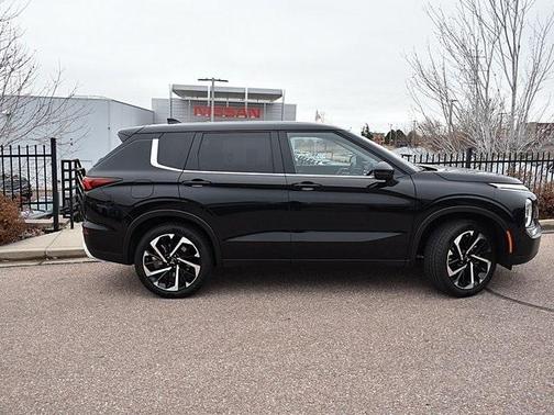 2024 Mitsubishi Outlander SE