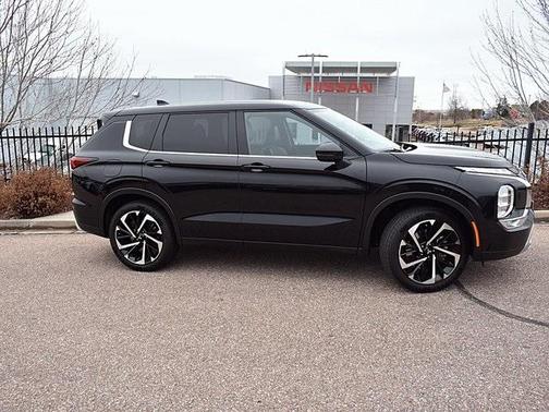 2024 Mitsubishi Outlander SE