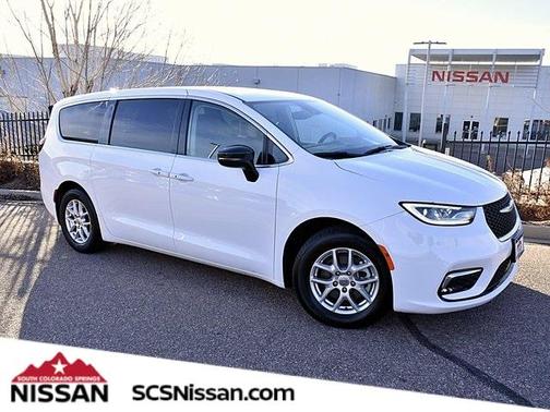 2024 Chrysler Pacifica Touring-L