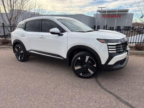 2025 Nissan Kicks SR