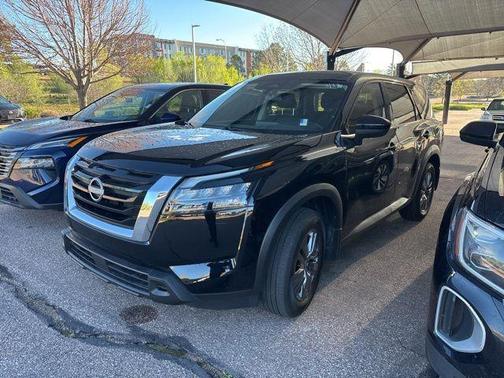 2025 Nissan Pathfinder S