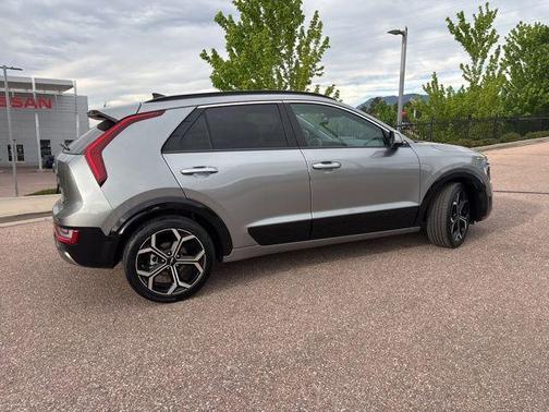 Steel Gray 2024 Kia Niro SX Touring