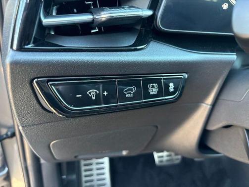 Steel Gray 2024 Kia Niro SX Touring