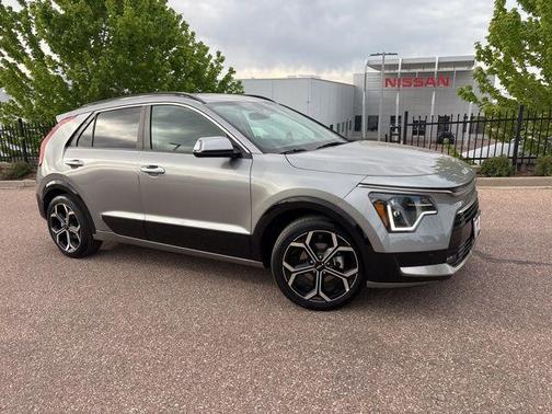 Steel Gray 2024 Kia Niro SX Touring