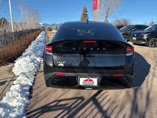 Black (P) 2026 Nissan Leaf SV+