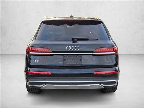 2021 Audi Q7 45 Premium