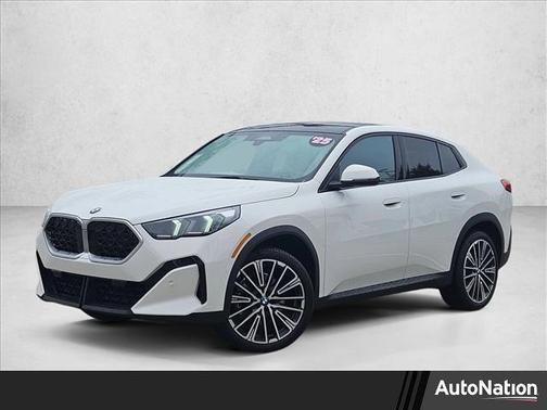 Alpine White 2025 BMW X2 xDrive28i