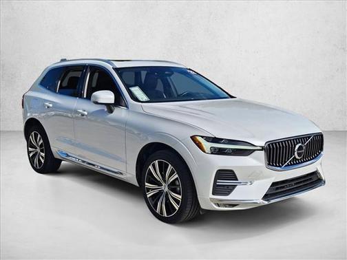 Crystal White Metallic 2022 Volvo XC60 B5 Inscription