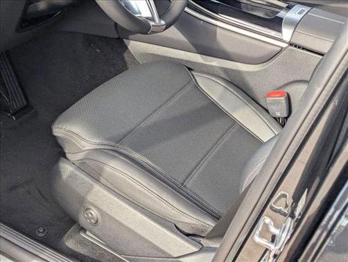 2025 Mercedes-Benz GLC 350e Base