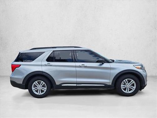 Iconic Silver Metallic 2023 Ford Explorer XLT