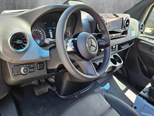 2025 Mercedes-Benz Sprinter 2500 Standard Roof