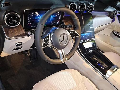 2025 Mercedes-Benz GLC 350e Base