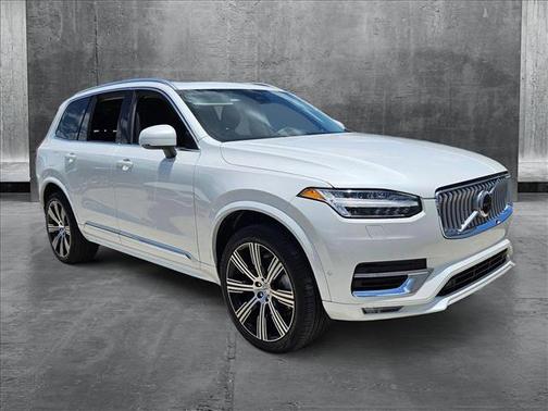 2025 Volvo XC90 B6 Plus 6-Seater