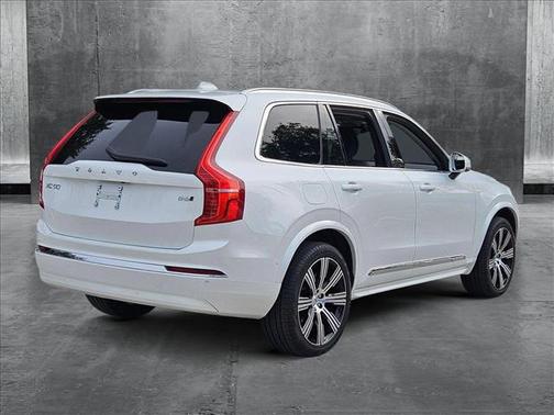2025 Volvo XC90 B6 Plus 6-Seater