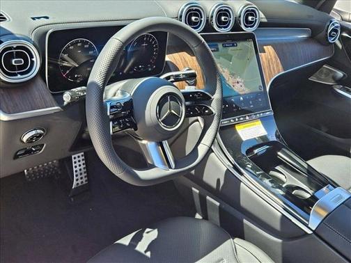 2025 Mercedes-Benz GLC 350e Base