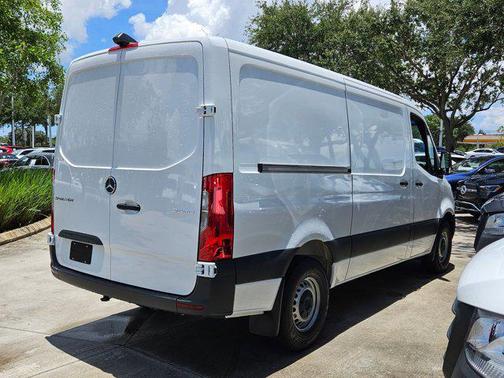 2025 Mercedes-Benz Sprinter 2500 Standard Roof
