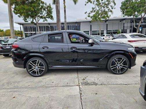 2021 BMW X6 M50i