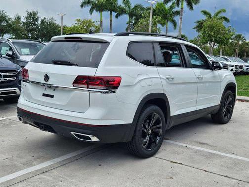 2022 Volkswagen Atlas 3.6L SE w/Technology
