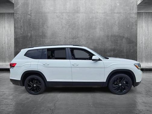 2022 Volkswagen Atlas 3.6L SE w/Technology