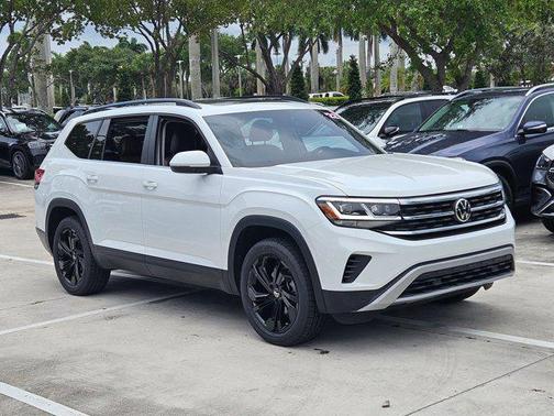 2022 Volkswagen Atlas 3.6L SE w/Technology