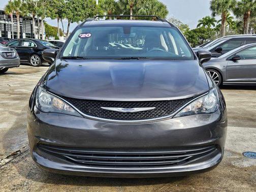 2020 Chrysler Voyager LXI