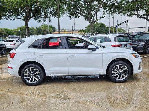 2023 Audi Q5 45 S line Premium Plus