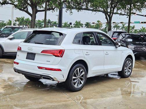 2023 Audi Q5 45 S line Premium Plus